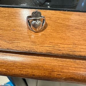 EUC - sterling silver ring